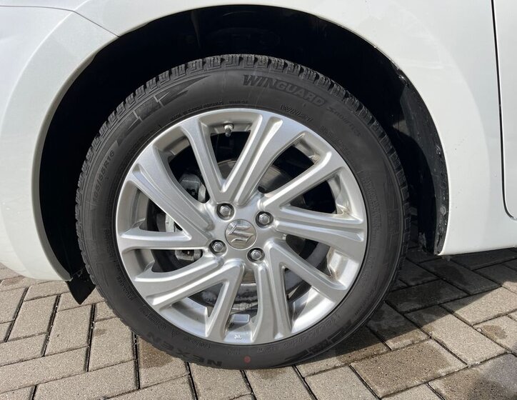 Suzuki Swift Hatchback 1,2 l 61 kw