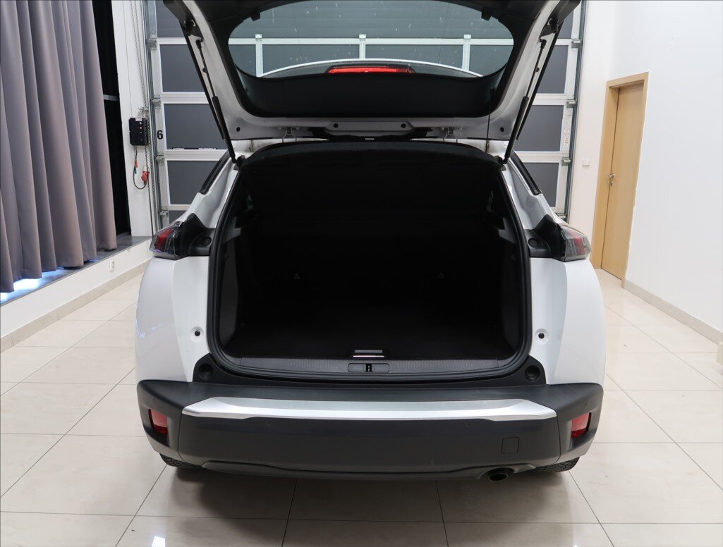 Peugeot 2008 SUV / Terénní 1,2 l 74 kw