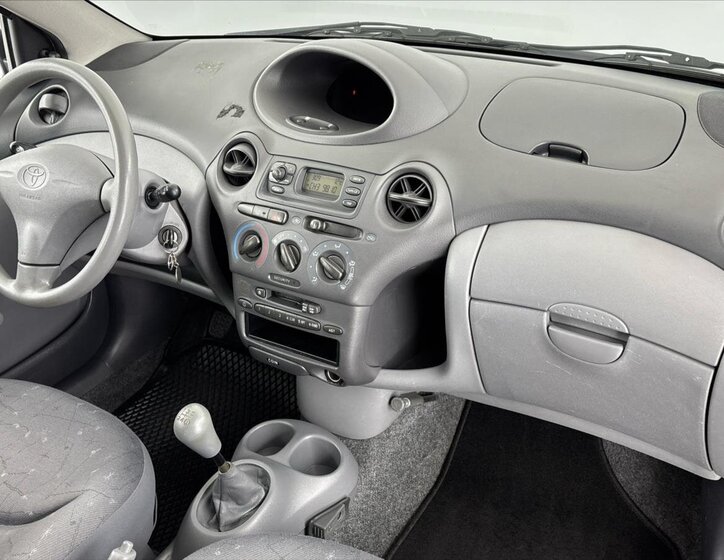 Toyota Yaris Hatchback 998,0 50 kw