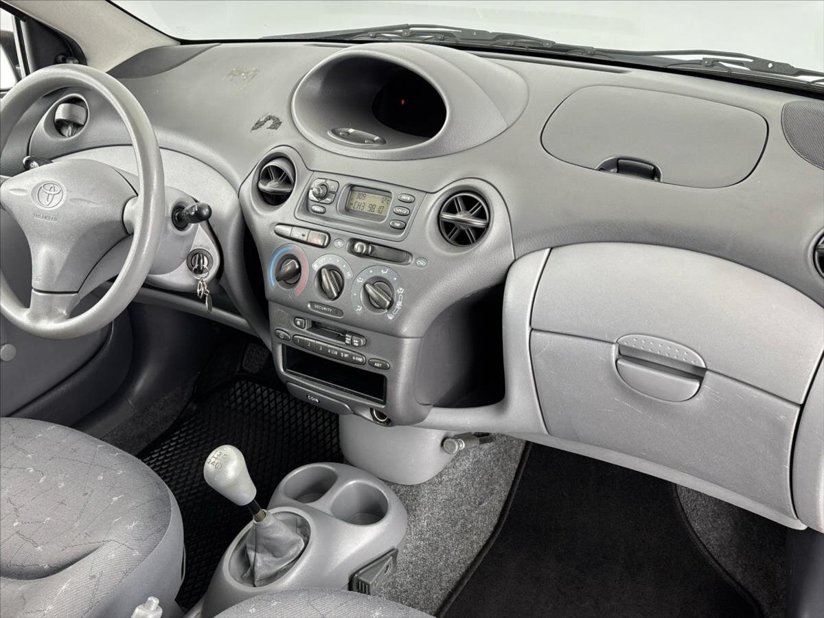 Toyota Yaris Hatchback 998,0 50 kw