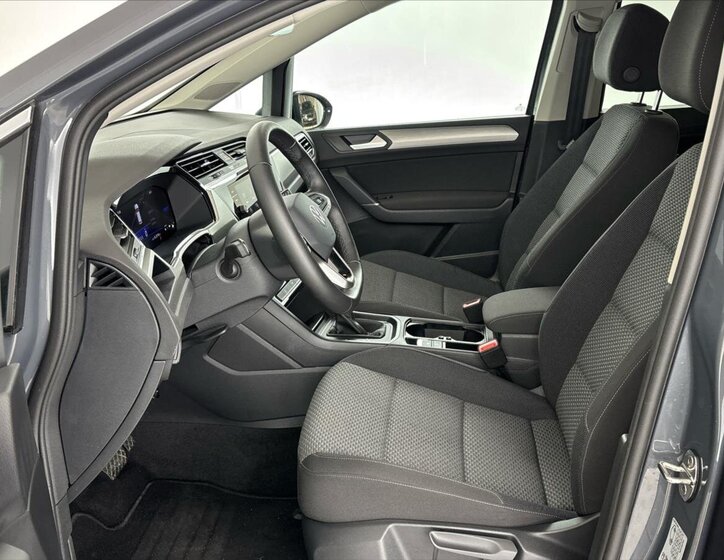 Volkswagen Touran MPV 1,5 l 110 kw
