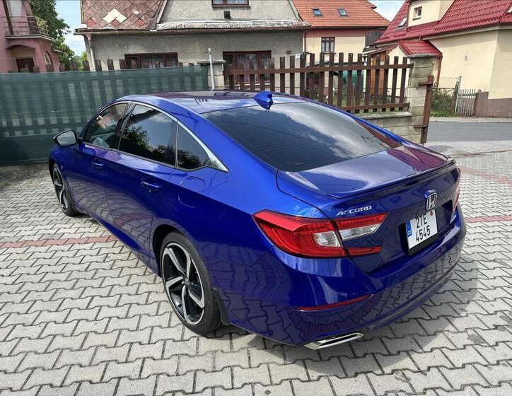 Honda Accord Sedan / Limuzína 1,5 l 141 kw