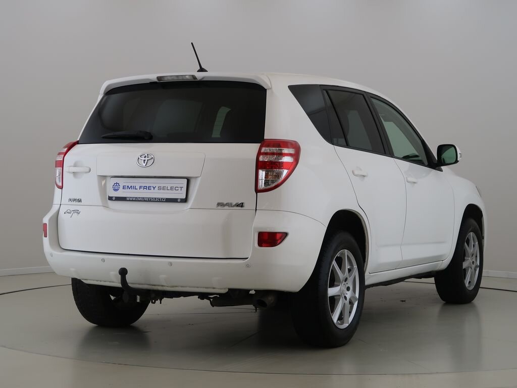 Toyota RAV4 SUV / Terénní 2,0 l 116 kw