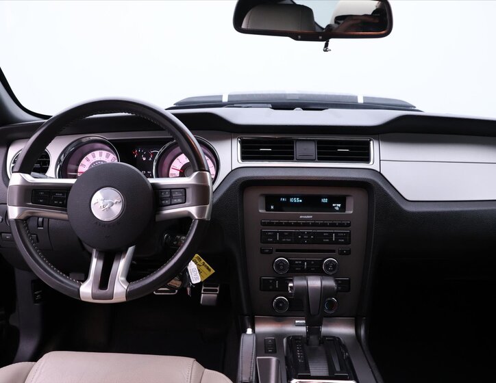 Ford Mustang Kupé 3,7 l 227 kw