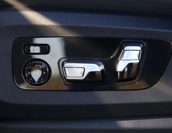 BMW X5 SUV / Terénní 3,0 l 250 kw