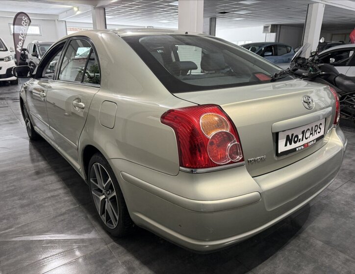 Toyota Avensis Liftback 1,8 l 95 kw