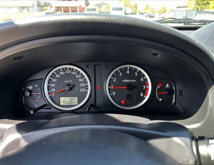 Nissan Almera Hatchback 1,5 l 72 kw