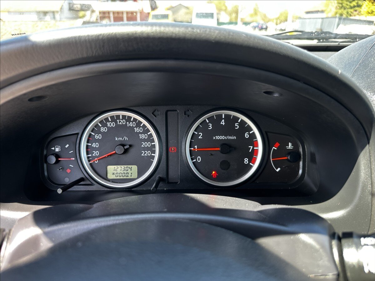 Nissan Almera Hatchback 1,5 l 72 kw