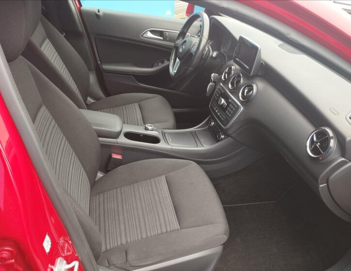 Mercedes-Benz Třídy A Hatchback 1,4 l 66 kw