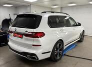 BMW X7 6