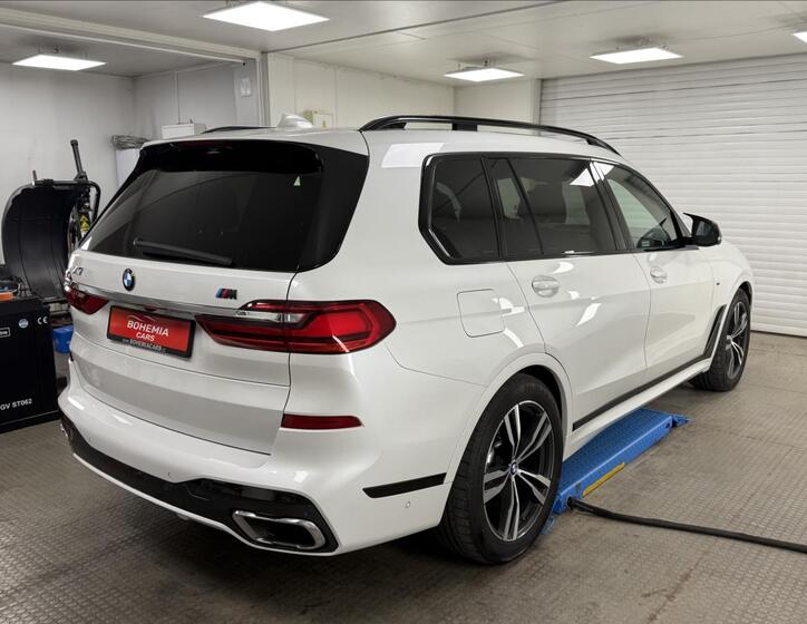 BMW X7 6