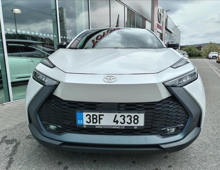 Toyota C-HR 2