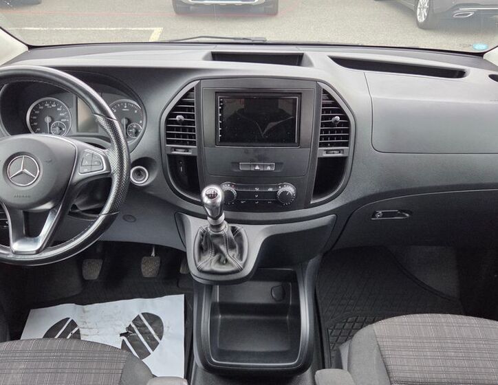 Mercedes-Benz Vito 10