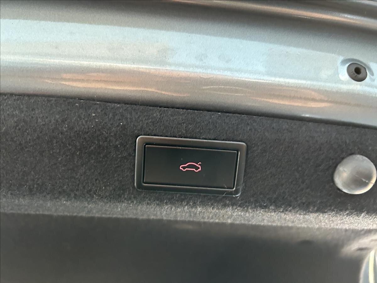 Škoda Superb Sedan / Limuzína 1,4 l 110 kw