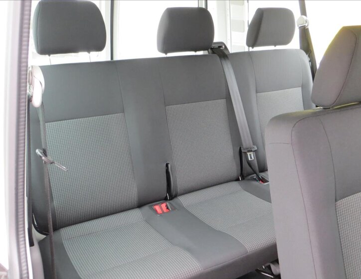 Volkswagen Transporter Kombi 2,0 l 110 kw