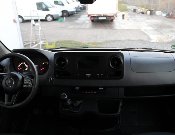Mercedes-Benz Sprinter 13