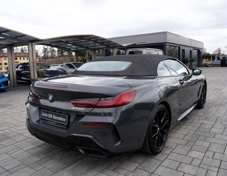 BMW Řada 8 Kabriolet 4,4 l 390 kw