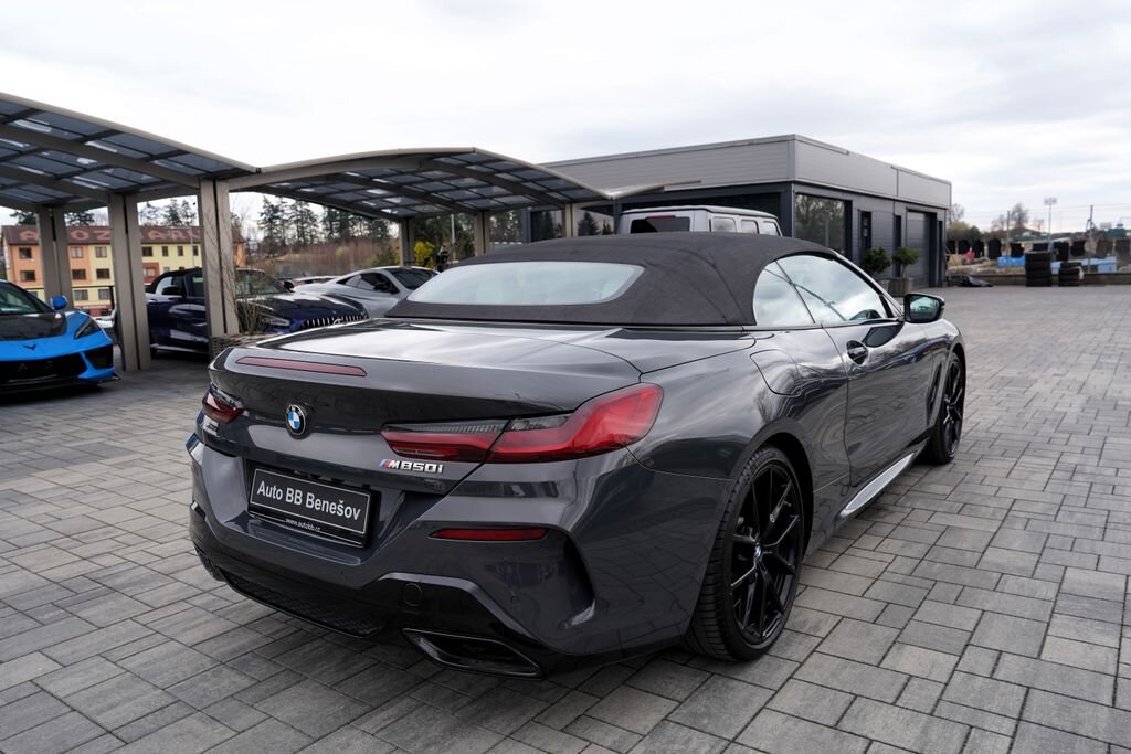 BMW Řada 8 Kabriolet 4,4 l 390 kw