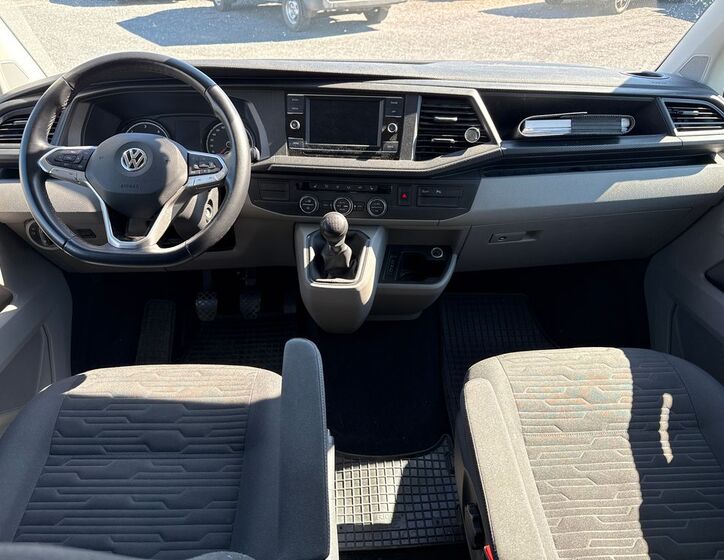 Volkswagen Caravelle 9