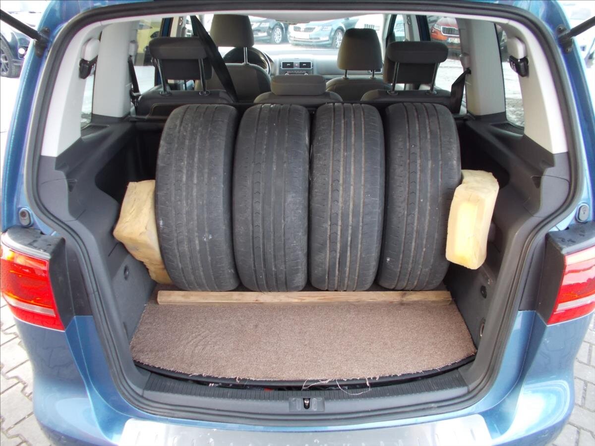 Volkswagen Touran MPV 1,6 l 77 kw