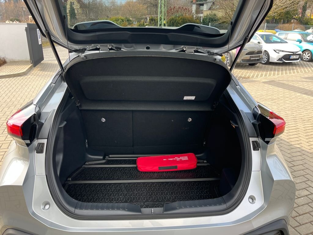 Toyota C-HR SUV / Terénní 2,0 l 112 kw