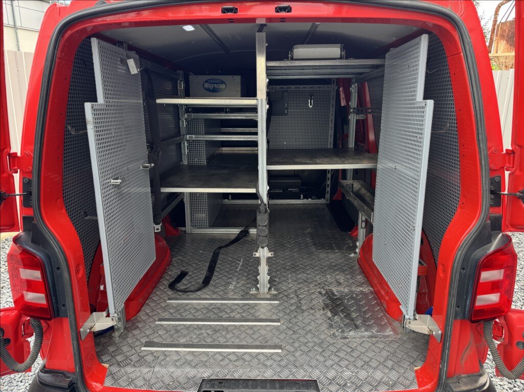 Volkswagen Transporter Skříň 2,0 l 110 kw