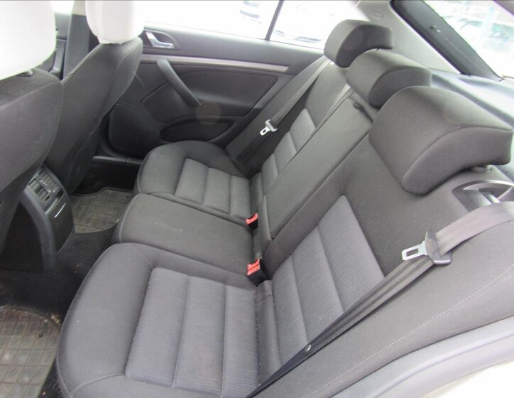 Škoda Octavia Sedan / Limuzína 1,6 l 85 kw