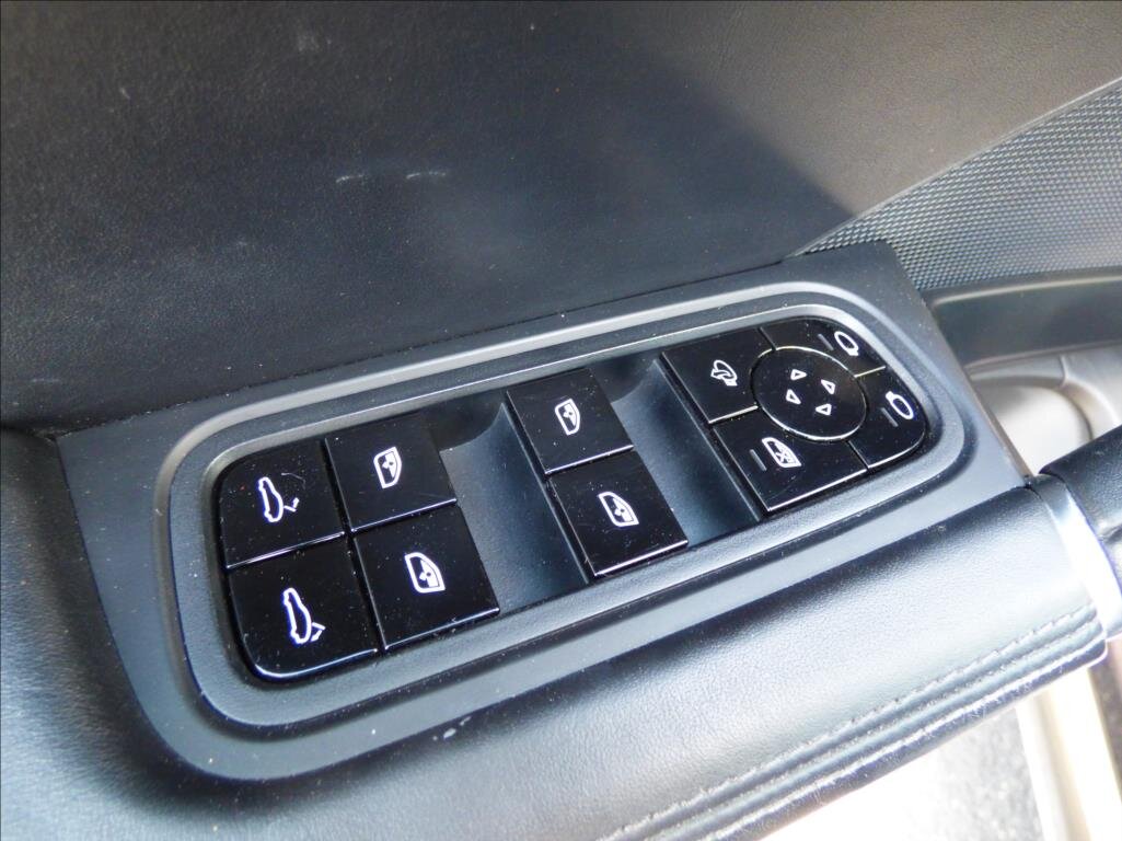 Porsche Cayenne SUV 2,9 l 324 kw