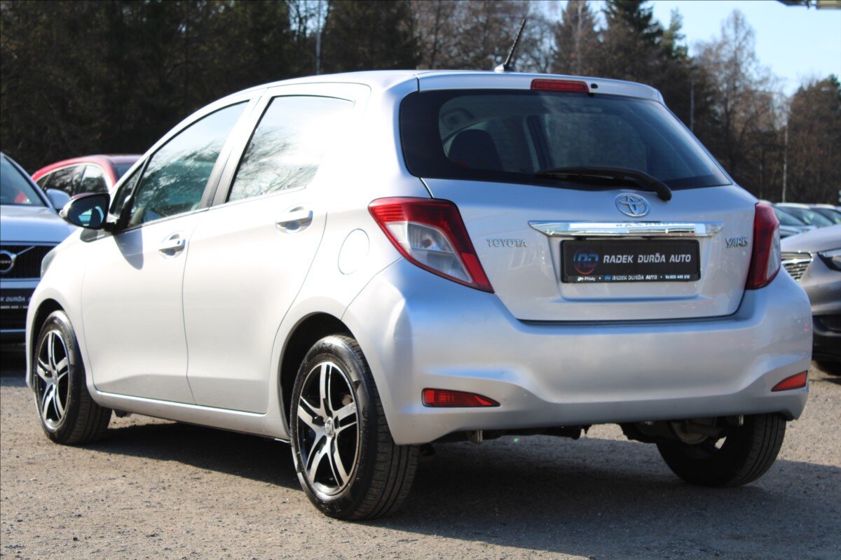 Toyota Yaris Hatchback 998,0 51 kw