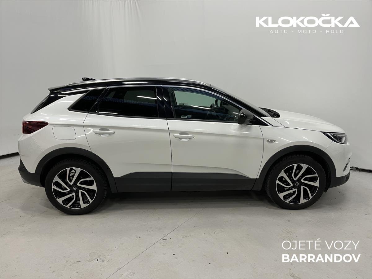 Opel Grandland X SUV / Terénní 1,2 l 96 kw