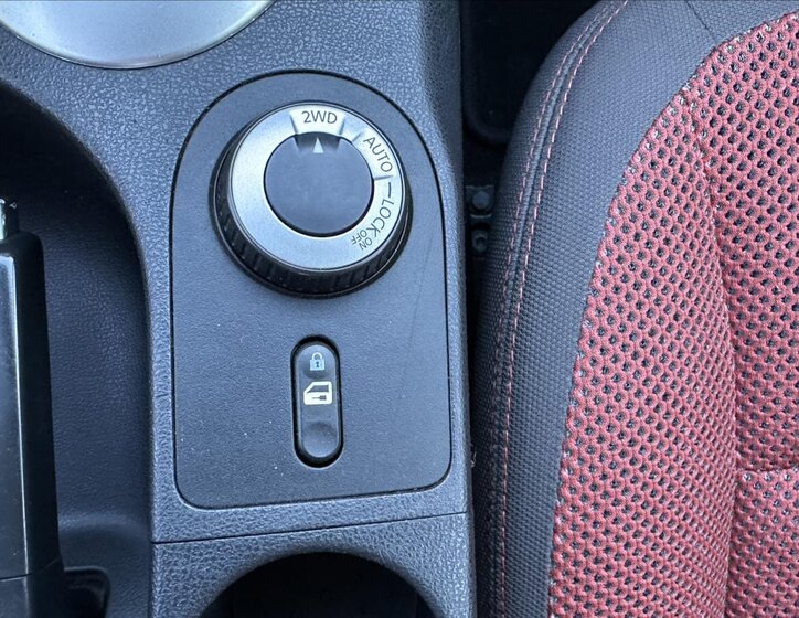 Nissan Qashqai SUV / Terénní 2,0 l 110 kw