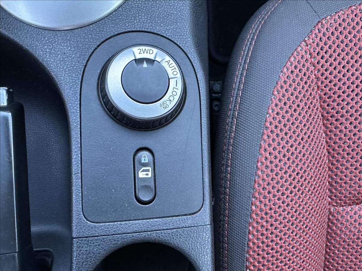 Nissan Qashqai SUV / Terénní 2,0 l 110 kw