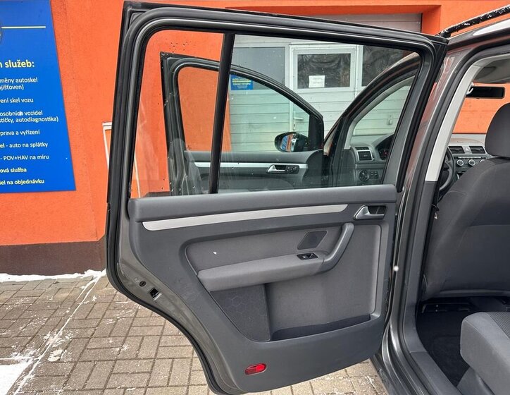 Volkswagen Touran MPV 1,6 l 77 kw