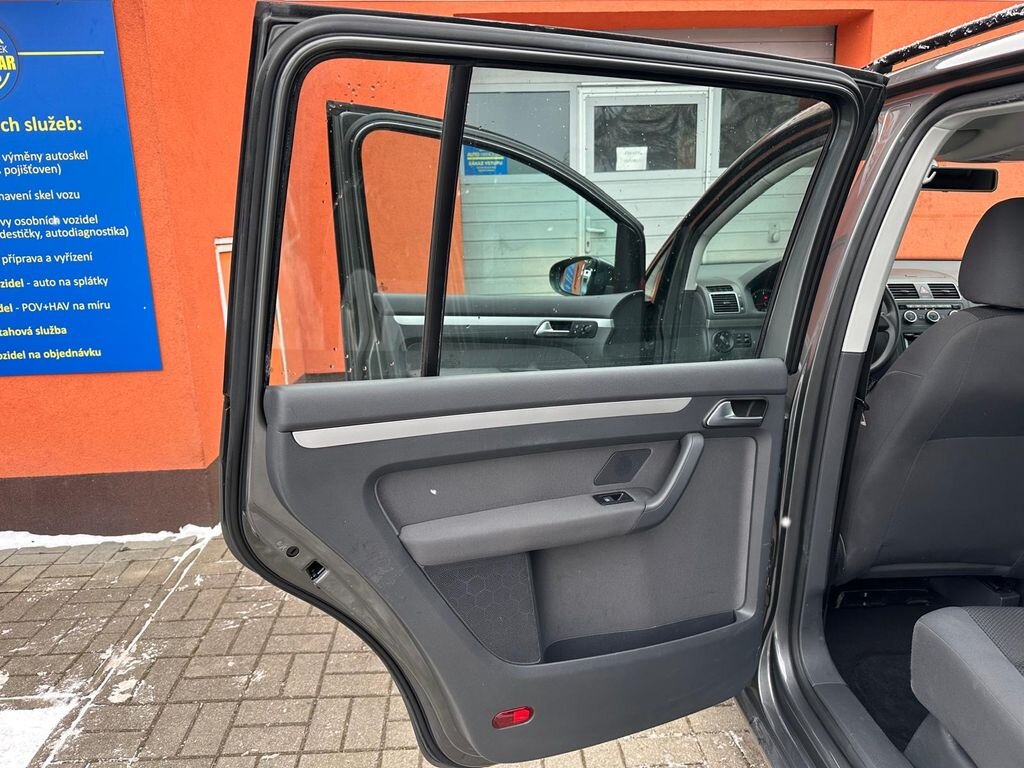 Volkswagen Touran MPV 1,6 l 77 kw