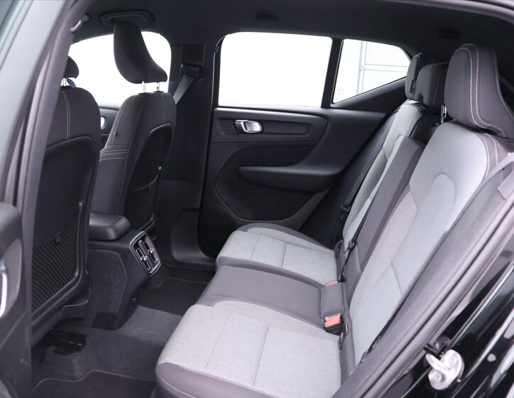 Volvo XC40 SUV 2,0 l 145 kw