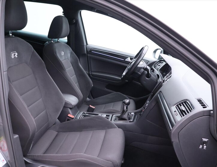 Volkswagen Golf Hatchback 2,0 l 228 kw