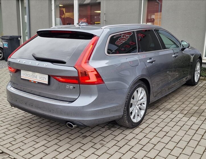 Volvo V90 Kombi 2,0 l 173 kw