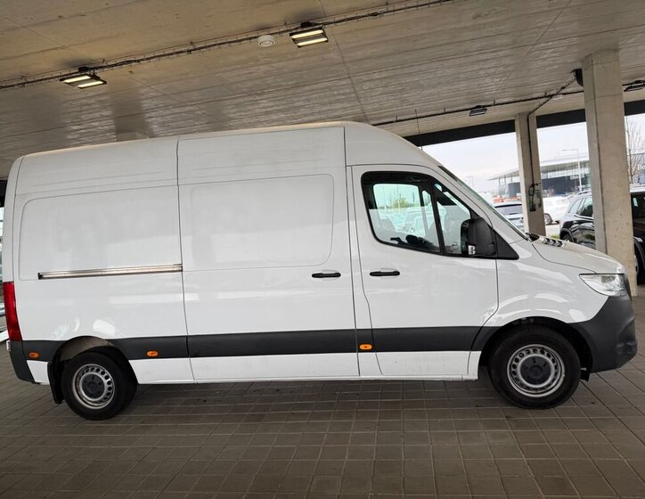 Mercedes-Benz Sprinter 4