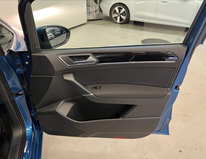 Volkswagen Touran MPV 1,5 l 110 kw