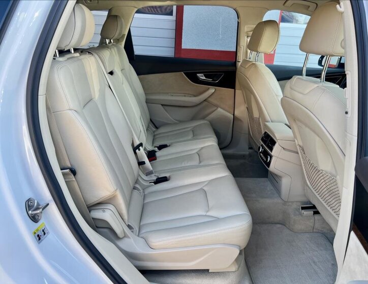 Audi Q7 19