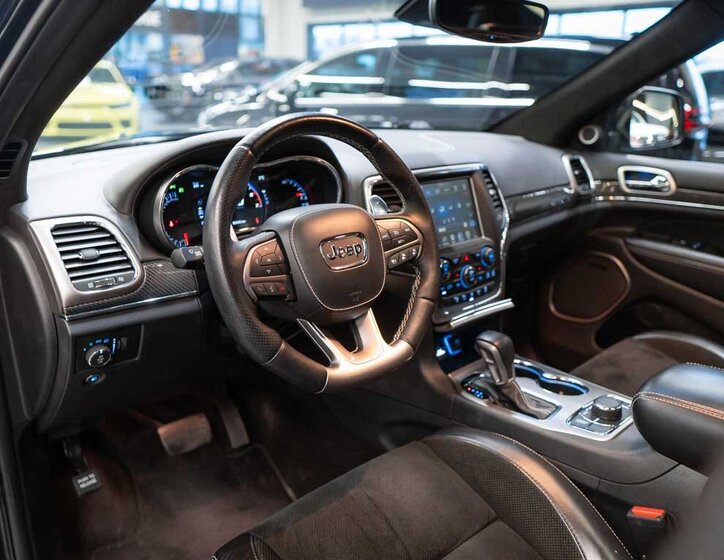 Jeep Grand Cherokee 11