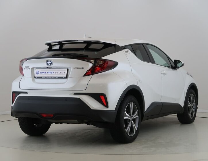 Toyota C-HR SUV 1,8 l 72 kw