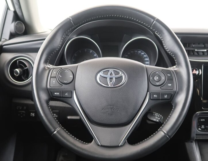 Toyota Auris Kombi 1,6 l 97 kw