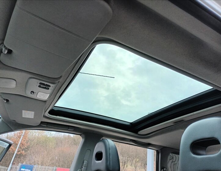 Nissan X-Trail SUV / Terénní 2,5 l 121 kw