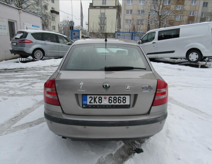 Škoda Octavia Sedan / Limuzína 1,6 l 85 kw