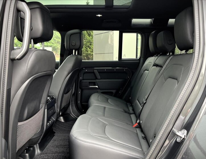 Land Rover Defender SUV / Terénní 3,0 l 183 kw