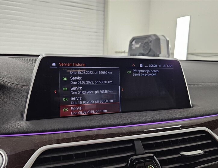 BMW Řada 7 Sedan 3,0 l 195 kw