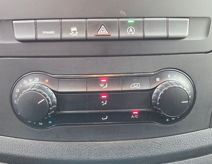 Mercedes-Benz Vito 13
