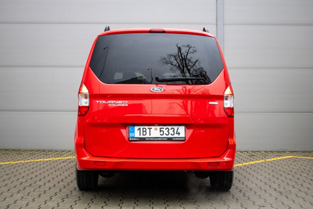 Ford Tourneo Courier MPV 998,0 74 kw