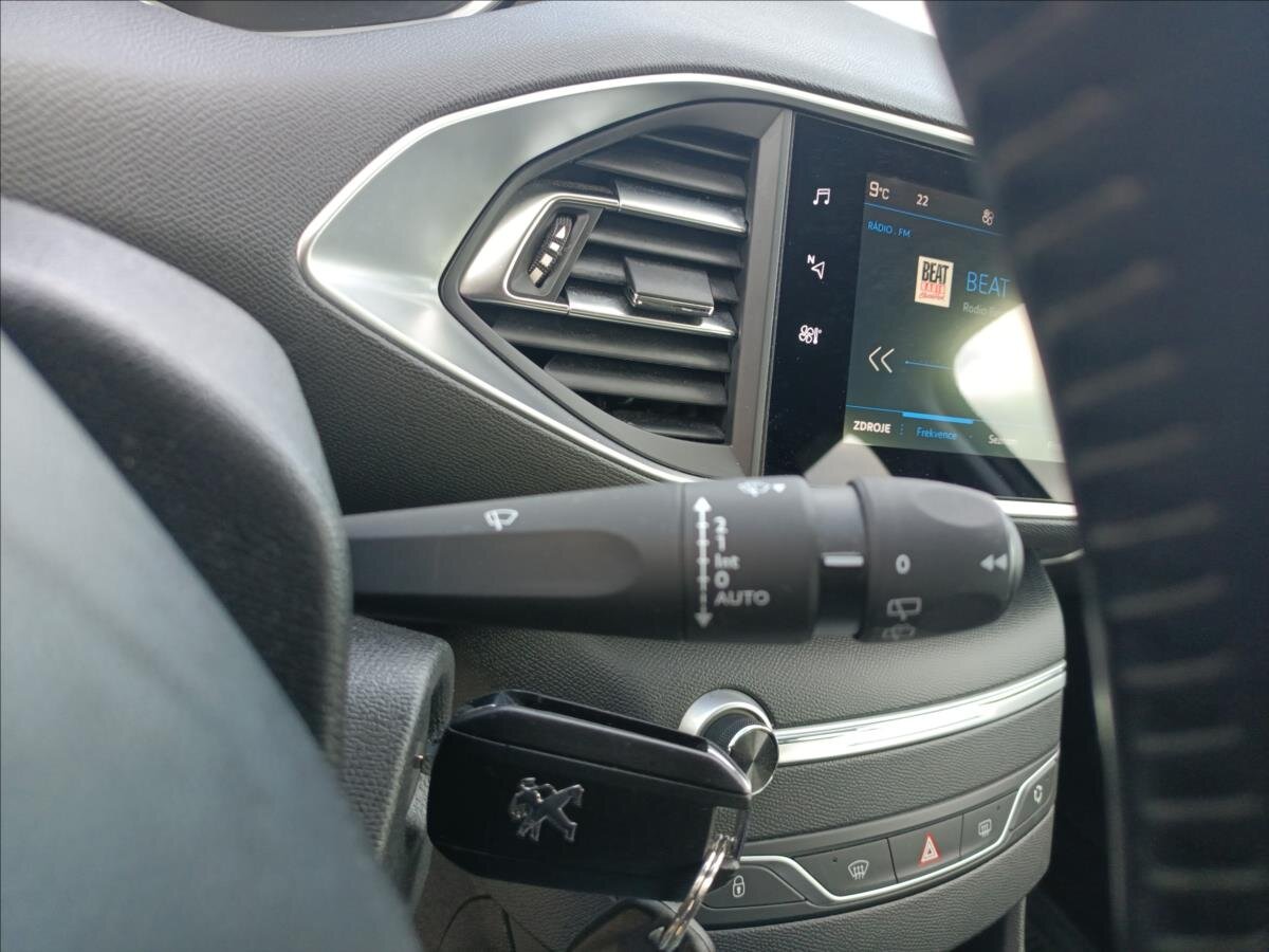 Peugeot 308 Hatchback 1,2 l 81 kw